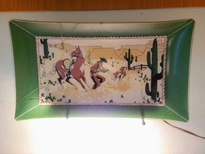 lot 12 image: Vintage Wall Mounted Western Themed Light (as is)