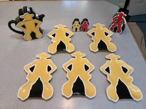 lot 18 image: Department 56 RedYellow Cowboy Plates And Teapots