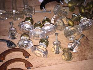 lot 141 image: Vintage Drawer Pull Lot