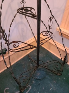 lot 181 image: Iron Plant Stand