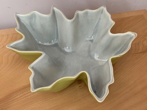 lot 222 image: Red Wing Leaf Dish