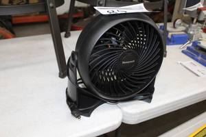 lot 85 image: Honeywell Personal Air Circulator Fan