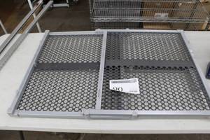 lot 90 image: Munchkin Adjustable Baby Gate