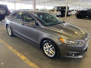 lot 4 image: 2013 Ford Fusion SE