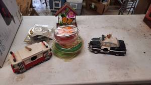 lot 314 image: Lot of Birdhouses, Weed Whacker String