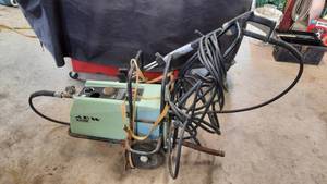 lot 319 image: KEW Pressure Washer Model #1002K