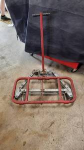 lot 321 image: Lawnmower Jack with Handle