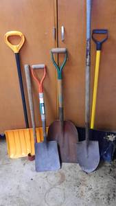 lot 347 image: Lot of Scoop Shovels, Broom, Maul and More