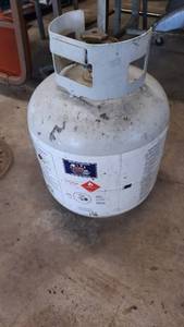 lot 391 image: 20 LB Propane Tank - New Style Valve