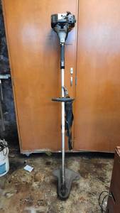 lot 395 image: ECHO Commercial Weed Trimmer