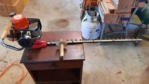 lot 397 image: Little Wonder Gas Hedge Trimmer - 30