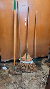 lot 403 image: (4) Assorted Rakes