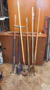 lot 409 image: Post Hole Digger, Hoes and More