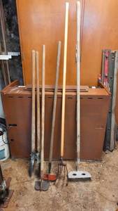 lot 410 image: Post Hole Digger, Hoes and More