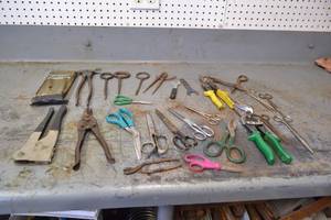 lot 63 image: Lot of Tin Snips, Scissors, Pop Rivet guns and More