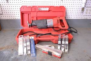 lot 92 image: Milwaukee Sawz-All Model 6523 21 360° w Lots of Blades