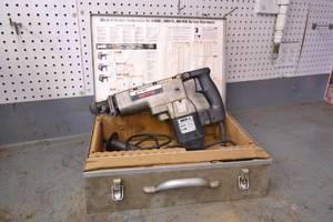 lot 96 image: Black and Decker MACHO 2 Rotary Hammer