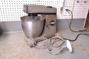 lot 103 image: General Model MM-7 Mixer w Attachments