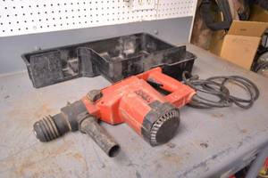 lot 122 image: Hilti TE52 Hammer Drill