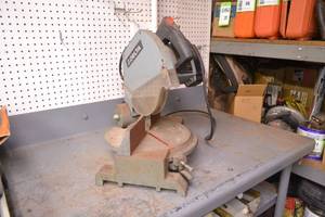 lot 130 image: Delta 10 Miter Saw
