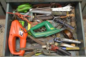 lot 149 image: Contents of Drawer - Garden Tools and More