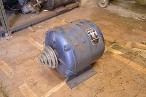 lot 216 image: WINCO 3000 W Generator