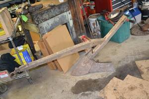 lot 253 image: Antique Chisel Plow