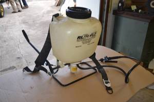 lot 264 image: RL Pro 4 Gallon Back Pack Sprayer