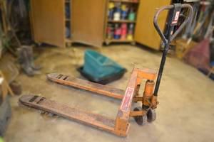 lot 328 image: RoLift Pallet Jack 5000 LBS Capacity
