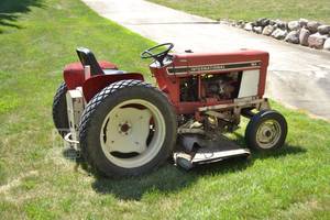 lot 9 image: International 184 Lo-Boy Tractor w 72 Hydraulic Mowing Deck and Turf Tires -  See Video