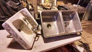lot 20 image: Lot of 2 Sinks - Porcelain and Stainless Steel