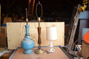 lot 91 image: Lot of 3 Table Lamps