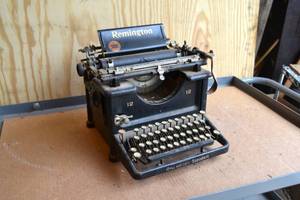lot 93 image: Antique Remington Typewriter