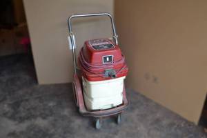 lot 40 image: Clarke Model 40 Rolling Vacuum