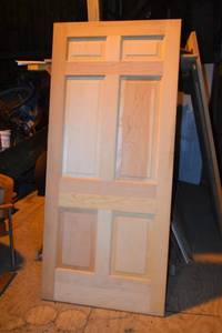 lot 121 image: Solid Pine 36 6 Panel Door