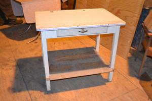 lot 132 image: Vintage Enamel Kitchen Table with Drawer