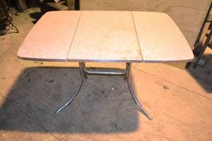 lot 133 image: Vintage Chrome & Gray Formica Drop Leaf Kitchen Table