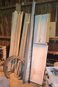 lot 145 image: Large Lot of Fluorescent Light Fixtures and More
