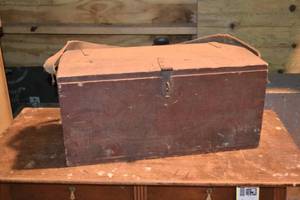 lot 146 image: Vintage Wood Tool Box