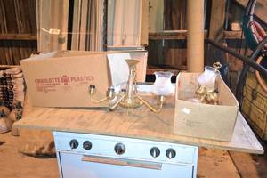 lot 159 image: 5-Light Chandelier with 3 Matching Sconces