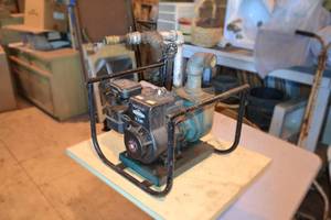 lot 36 image: Marlow Pump w Briggs and Stratton 3 HP Motor
