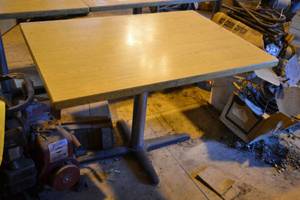 lot 178 image: Restaurant Table