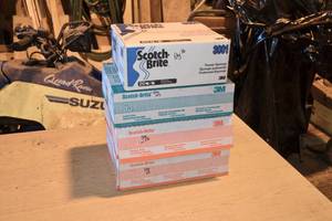 lot 184 image: Lot of 3M Scrubbing Sponges and More