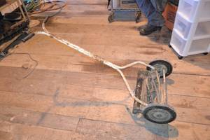 lot 34 image: Vintage Reel Mover