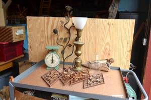 lot 237 image: Vintage and Antique Home Dcor Items