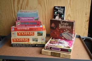 lot 241 image: Vintage Games and Jigsaw Puzzles
