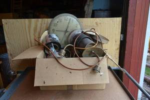 lot 248 image: Misc. Lighting Fixtures & Clock