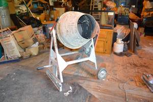 lot 7 image: Portable Cement Mixer - See Video