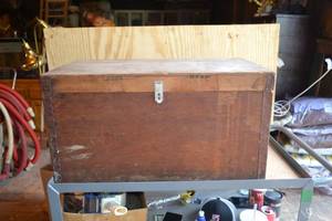 lot 260 image: Large Wood Tool Chest with Tools