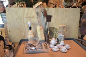 lot 394 image: Brand NEW Tonka Toaster Pie Iron, Housewares, Silverware, Miniature Tea Set